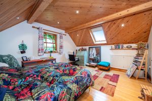 Bedroom- click for photo gallery